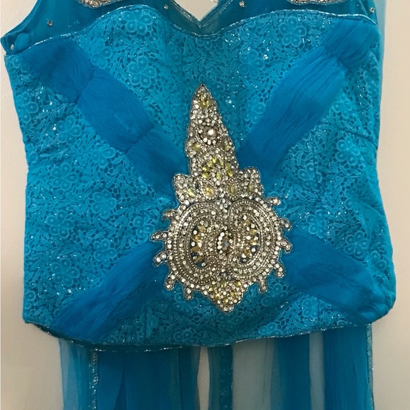 Lanka Suits - Picture 2 of 4